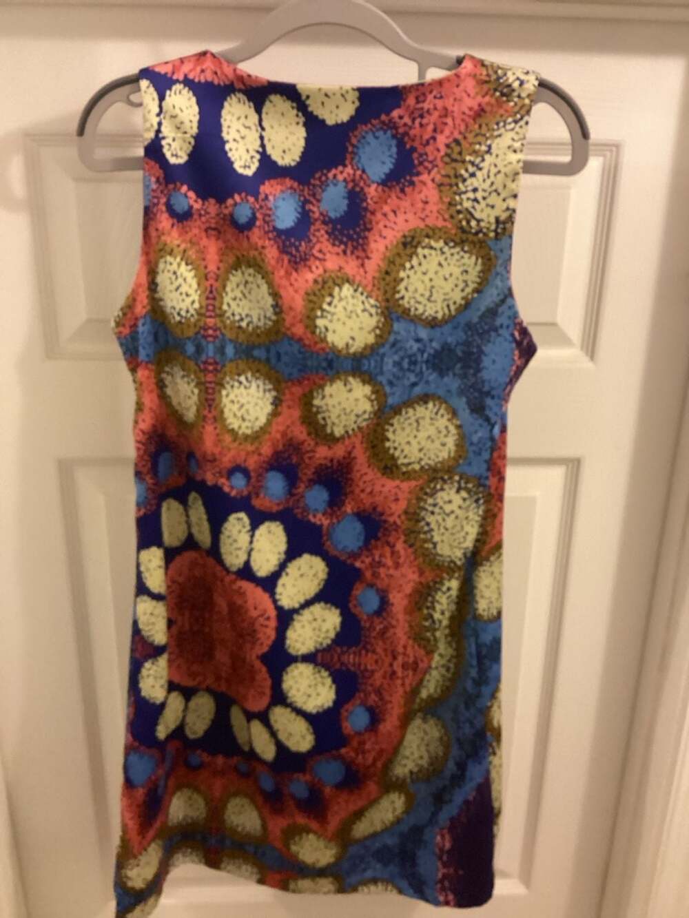 Tracy Negoshian Sleeveless Geometric Print Shift Dress - Picture 4 of 5